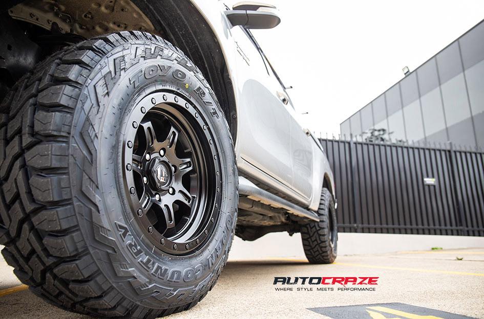 TOYOTA HILUX N80 4WD JM2 MATTE BLACK